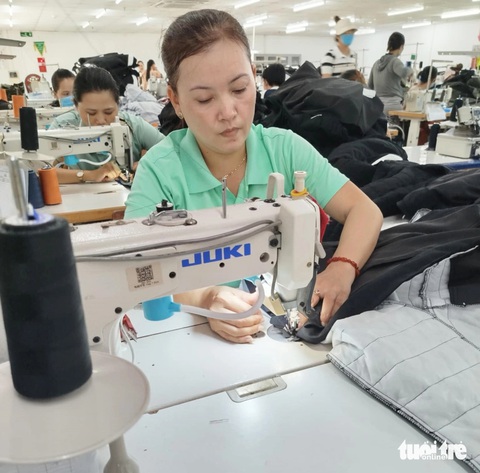 Tiếp sức đến trường: Hai người mẹ quần quật giữa đời, hai HS giỏi tỉnh tiến vào Bách khoa Đà Nẵng- Ảnh 3. Tiếp sức đến trường: Hai người mẹ quần quật giữa đời, hai HS giỏi tỉnh tiến vào Bách khoa Đà Nẵng- Ảnh 3.