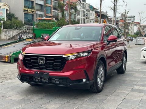 Tin tức giá xe: Honda CR-V giảm 100 triệu tại đại lý, bản tiêu chuẩn vẫn đắt hơn Tucson bản cao nhất- Ảnh 1. Honda CR-V giá chỉ còn từ 1,009 tỉ đồng tại một số đại lý - Ảnh: TIẾN VŨ
