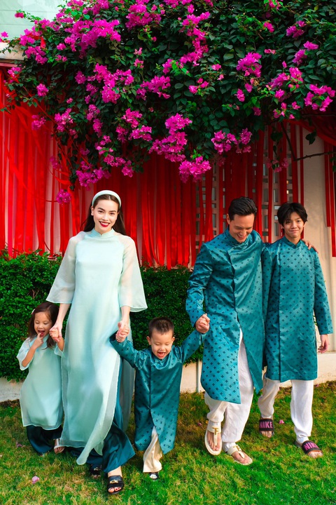 Hồ Ngọc Hà vì sao mãi chưa làm đám cưới với Kim Lý?- Ảnh 2. Gia đình Hồ Ngọc Hà và Kim Lý khiến fan ngưỡng mộ
