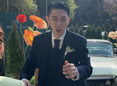 RM (BTS) hào phóng tặng quà cưới khủng cho một rapper- Ảnh 1. RM (BTS) hào phóng tặng quà cưới khủng cho một rapper- Ảnh 1.