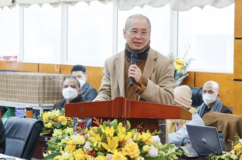 Sở Giáo dục và Đào tạo TP.HCM: Ông Vương Tấn Việt không có tên trong danh sách dự thi bổ túc văn hóa- Ảnh 1. Thượng tọa Thích Chân Quang tại lễ bảo vệ luận án tiến sĩ ở Trường đại học Luật Hà Nội - Ảnh: HLU
