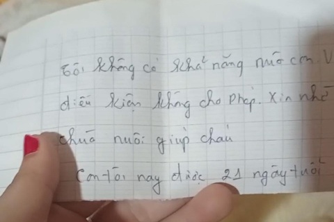 Đáng thương 2 cháu bé bị bỏ rơi trước cổng chùa kèm mảnh giấy nhờ chùa nuôi giúp- Ảnh 2. Đáng thương 2 cháu bé bị bỏ rơi trước cổng chùa kèm mảnh giấy nhờ chùa nuôi giúp- Ảnh 2.