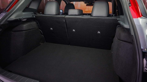 Nissan Kicks mới tăng giá nhẹ, bổ sung nhiều trang bị, chờ ngày về Việt Nam cải thiện doanh số- Ảnh 4. Nhờ kích thước lớn hơn, không gian phía sau Kicks nay rộng rãi hơn - Ảnh: Nissan