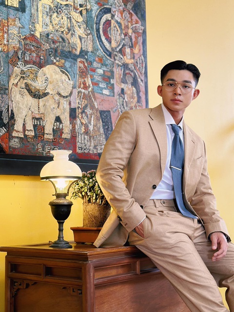 Jun Phạm: Tôi có chút xíu gia trưởng, hơi khó tính trong tình yêu- Ảnh 3. Tạo hình luật sư Tuấn Kiệt trong 7 năm chưa cưới sẽ chia tay của Jun Phạm