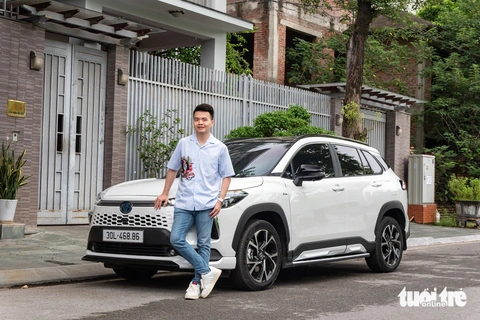 Có Lexus vẫn mua Toyota Corolla Cross, chủ xe chia sẻ lý do: 'Êm như xe điện'- Ảnh 1. Có Lexus vẫn mua Toyota Corolla Cross, chủ xe chia sẻ lý do: 'Êm như xe điện'- Ảnh 1.