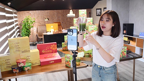 Sẽ có chính sách hỗ trợ hàng Việt xuất khẩu online- Ảnh 1. Sản phẩm VN xuất khẩu qua thương mại điện tử sẽ có nhiều chính sách hỗ trợ - Ảnh: QUANG ĐỊNH