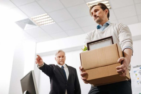 Bị đuổi việc vì tự chuẩn bị cơm hộp đi làm- Ảnh 2. Việc không áp dụng Đạo luật Tiêu chuẩn Lao động của Hàn Quốc cho các doanh nghiệp nhỏ khiến nhiều người lao động chịu cảnh bất công. (Ảnh minh họa)