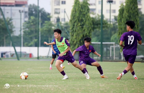 U16 Việt Nam đã tập trung từ đầu tháng 8 và chú trọng rèn luyện lối chơi thiên về kỹ thuật - Ảnh: VFF U16 Việt Nam đấu giao hữu với Nhật Bản, Uzbekistan và Trung Quốc- Ảnh 1.
