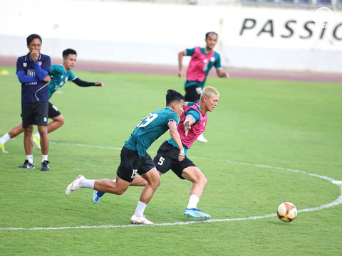 Làn sóng cầu thủ Việt kiều đổ về V-League: Chất lượng không cao- Ảnh 1. Làn sóng cầu thủ Việt kiều đổ về V-League: Chất lượng không cao- Ảnh 1.