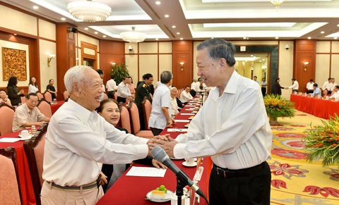 Tổng Bí thư, Chủ tịch nước Tô Lâm với các đại biểu dự Hội nghị. Tổng Bí thư, Chủ tịch nước Tô Lâm với các đại biểu dự hội nghị - Ảnh: TTXVN
