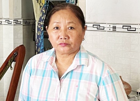 Cựu chủ tịch xã bị bắt vì tung tin giả để bán đất nền- Ảnh 1. Bị can Lê Thu Phượng, cựu chủ tịch UBND xã Trần Phán - Ảnh: Công an cung cấp