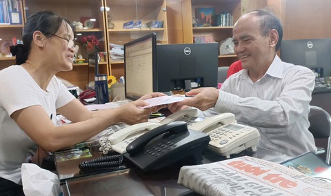Danh sách đóng góp của các nhà hảo tâm tháng 4-2024- Ảnh 1. Bạn đọc Nguyễn Bá Nha (72 tuổi), ở quận Phú Nhuận, TP.HCM đóng góp 50 triệu đồng cho chương trình