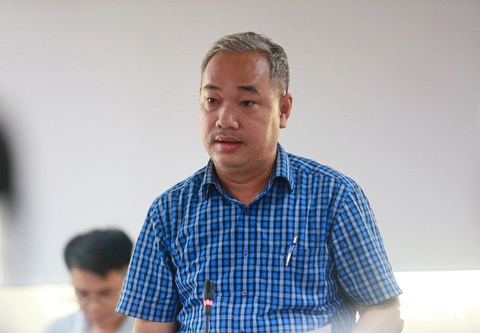 TP.HCM phát hiện khiếm khuyết cây xanh chủ yếu bằng kinh nghiệm quan sát- Ảnh 2. Ông Nguyễn Công Sơn - trưởng phòng kỹ thuật, Công ty TNHH MTV Công viên cây xanh TP.HCM - nói tại buổi họp báo chiều 15-8 - Ảnh: CHÂU TUẤN