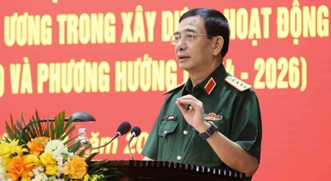 Đại tướng Phan Văn Giang: Xây dựng khu vực phòng thủ vững mạnh về tiềm lực, lực lượng và thế trận- Ảnh 1. Đại tướng Phan Văn Giang - ủy viên Bộ Chính trị, phó bí thư Quân ủy Trung ương, bộ trưởng Bộ Quốc phòng - phát biểu - Ảnh: TTXVN