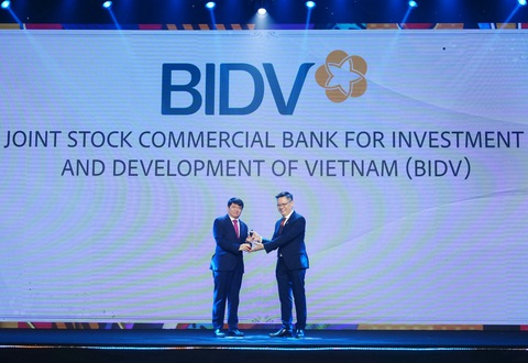 BIDV nhận giải thưởng 'Nơi làm việc tốt nhất châu Á'- Ảnh 1. BIDV nhận giải thưởng 'Nơi làm việc tốt nhất châu Á' - Ảnh 1.