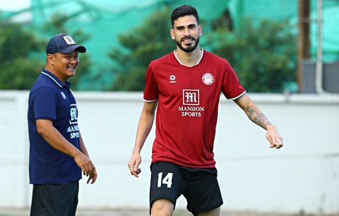 Tuyển thủ Malaysia Endrick: V-League khó hơn Malaysia Super League- Ảnh 1. Tuyển thủ Malaysia Endrick: V-League khó hơn Malaysia Super League- Ảnh 1.