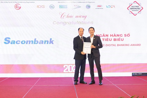 Sacombank cùng Unit triển khai số hóa quy trình nghiệp vụ- Ảnh 4. Sacombank được vinh danh tại giải thưởng “Ngân hàng Việt Nam tiêu biểu 2024 - Ảnh: Sacombank