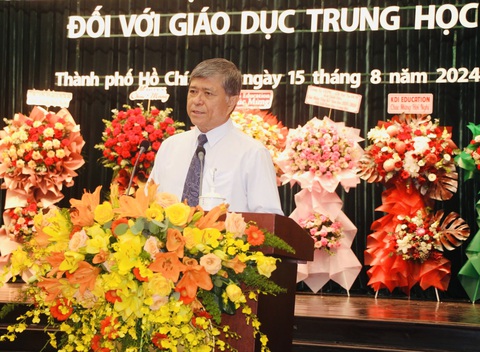 TP.HCM Ông Nguyễn Văn Hiếu - giám đốc Sở Giáo dục và Đào tạo TP.HCM - phát biểu tại hội nghị - Ảnh: MỸ DUNG