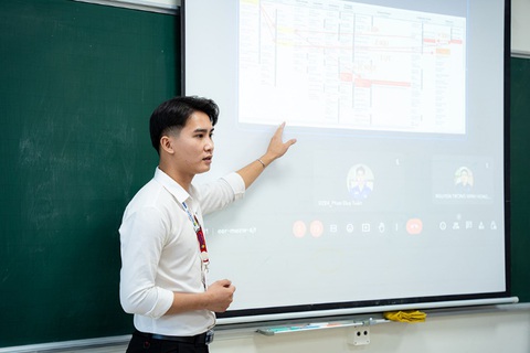 Sinh viên công nghệ thông tin học lưu động cùng chuyên gia- Ảnh 4. Sinh viên công nghệ thông tin học lưu động cùng chuyên gia- Ảnh 4.