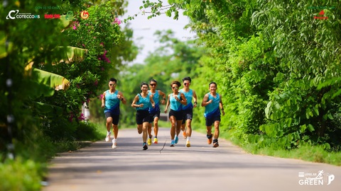 Runner nổi tiếng thích thú đường chạy GreenUP Marathon - Long An Half Marathon 2024- Ảnh 3. Các Runner thích thú với đường chạy xanh