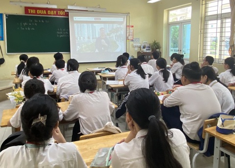 Tiết học truyền cảm hứng từ câu chuyện 'Tiếp sức đến trường'- Ảnh 1. Tiết học truyền cảm hứng từ câu chuyện 'Tiếp sức đến trường'- Ảnh 1.