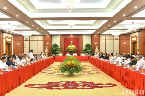 Quang cảnh Hội nghị gặp mặt các đồng chí lãnh đạo, nguyên lãnh đạo Đảng, Nhà nước. Quang cảnh hội nghị gặp mặt các lãnh đạo, nguyên lãnh đạo Đảng, Nhà nước