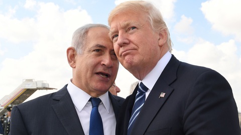 Axios: Thủ tướng Israel gọi cho ông Trump nhờ hiến kế ở Dải Gaza- Ảnh 1. Thủ tướng Israel Netanyahu (trái) và ông Trump trong một cuộc gặp trực tiếp khi ông Trump còn đương chức - Ảnh: REUTERS