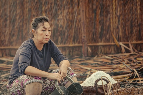 Hồng Vân - Quyền Linh lần đầu 'yêu đương' trên màn ảnh- Ảnh 7. Hồng Vân - Quyền Linh lần đầu 'yêu đương' trên màn ảnh- Ảnh 7.