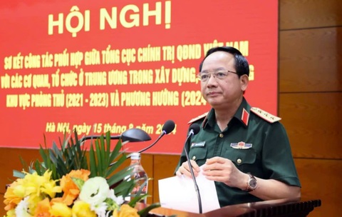 Đại tướng Phan Văn Giang: Xây dựng khu vực phòng thủ vững mạnh về tiềm lực, lực lượng và thế trận- Ảnh 3. Thượng tướng Trịnh Văn Quyết - ủy viên Trung ương Đảng, ủy viên Thường vụ Quân ủy Trung ương, chủ nhiệm Tổng cục Chính trị Quân đội nhân dân Việt Nam - phát biểu - Ảnh: TTXVN