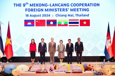 Việt Nam muốn đẩy mạnh hợp tác nguồn nước, dữ liệu thủy văn sông Mekong - Lan Thương- Ảnh 1. Các trưởng đoàn sáu nước thành viên Mekong - Lan Thương tham dự hội nghị ở Thái Lan ngày 16-8 - Ảnh: Bộ Ngoại giao cung cấp