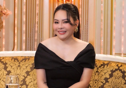 Ca sĩ Đông Đào trong chương trình Đời nghệ sĩ - Ảnh: VTV9 Tin tức xem nghe cuối tuần: Anh trai vượt ngàn chông gai lập nhà mới- Ảnh 3.