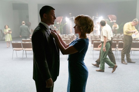 Scarlett Johansson vào vai chuyên viên tiếp thị làm giả dữ liệu của NASA- Ảnh 3. Fly Me to the Moon vừa đủ để xem giải trí với khán giả đại chúng - Ảnh: Variety