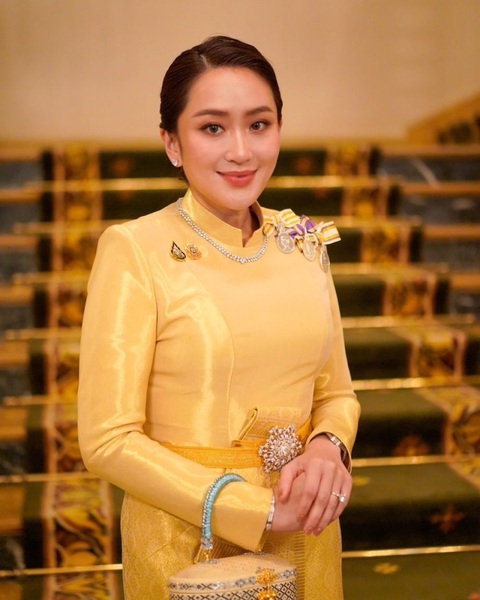 Đời thường sành điệu của tân Thủ tướng Thái Lan Paetongtarn Shinawatra- Ảnh 3. Gu thời trang của nữ Thủ tướng Thái Lan Paetongtarn Shinawatra nhận được nhiều lời khen ngợi từ giới mộ điệu và công chúng - Ảnh: INDIA TIMES