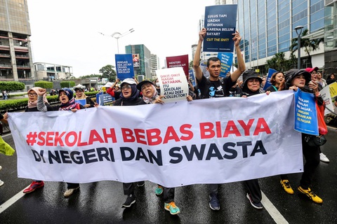 Những người biểu tình kêu gọi Học miễn phí tại 1.000 trường tư Indonesia- Ảnh 1.