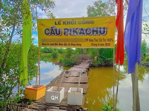 Ảnh vui 16-8: Nghe nói crush thích con trai mê hội họa- Ảnh 5. Cầu này để bắc từ nhà bà Tư sang bà Năm