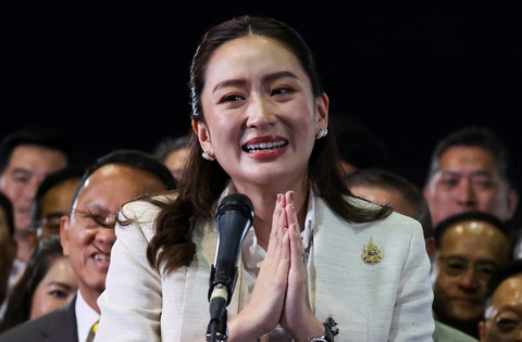 Bà Paetongtarn Shinawatra được bầu làm thủ tướng Thái Lan vào ngày 16-8, ở tuổi 37 - Ảnh: REUTERS Trọng trách trên vai bà Paetongtarn Shinawatra- Ảnh 1.