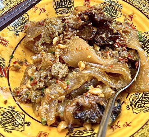 Món miến trộn khoai lang có giá 118.000 đồng - Ảnh: HỒ LAM Mùa Vu lan, đến ChanChan Noodle của Ngô Thanh Vân, ăn món chay miến khoai lang- Ảnh 5.