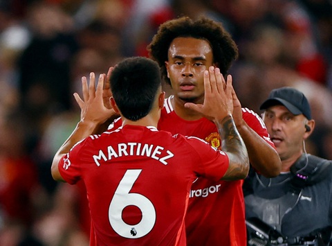 Tân binh Zirkzee ghi bàn, Man United thắng vất vả Fulham- Ảnh 1. Tân binh Zirkzee ghi bàn, Man United thắng vất vả Fulham- Ảnh 1.