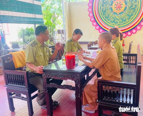 Mùa Vu lan, đề nghị phật tử không mua chim phóng sinh- Ảnh 3. Mùa Vu lan, đề nghị Phật tử không mua chim phóng sinh - Ảnh 3.