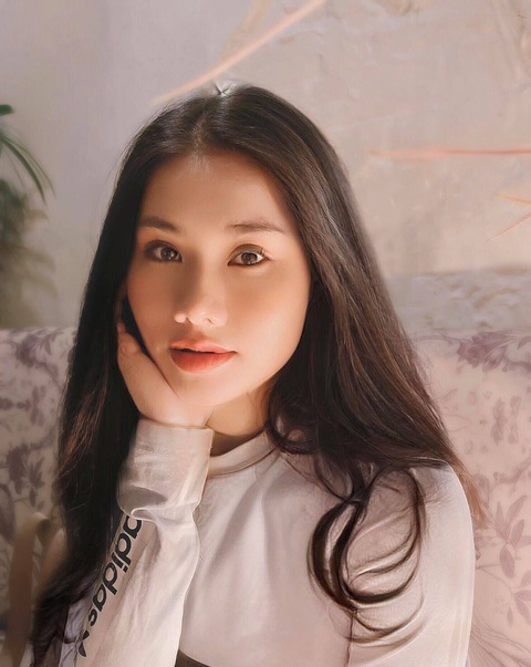 Nhan sắc xinh đẹp của nữ diễn viên được cho là 'chị em thất lạc' của Diễm My 9X- Ảnh 2. Nhan sắc xinh đẹp của nữ diễn viên được cho là 'chị em thất lạc' của Diễm My 9X- Ảnh 2.