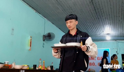 Nam sinh Quảng Trị trúng tuyển Bách khoa Đà Nẵng dù mang khối u mạch máu trong não- Ảnh 4. Nam sinh Quảng Trị trúng tuyển Bách khoa Đà Nẵng dù mang khối u mạch máu trong não- Ảnh 4.