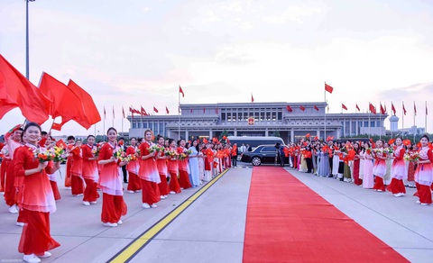 Tổng Bí thư, Chủ tịch nước Tô Lâm và phu nhân đến thủ đô Bắc Kinh của Trung Quốc- Ảnh 4. Tổng Bí thư, Chủ tịch nước Tô Lâm và phu nhân đến thủ đô Bắc Kinh của Trung Quốc - Ảnh 4.