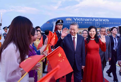 Tổng Bí thư, Chủ tịch nước Tô Lâm và phu nhân đến thủ đô Bắc Kinh của Trung Quốc- Ảnh 3. Tổng Bí thư, Chủ tịch nước Tô Lâm và phu nhân đến thủ đô Bắc Kinh của Trung Quốc - Ảnh 3.