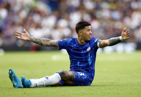 Người hâm mộ tức giận vì HLV trưởng Chelsea chọn Enzo Fernandez làm đội trưởng- Ảnh 2. Người hâm mộ tức giận vì HLV trưởng Chelsea chọn Enzo Fernandez làm đội trưởng- Ảnh 2.