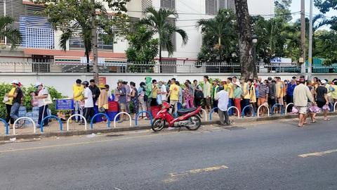 Cơm 0 đồng, bánh miễn phí, hàng quán bán gì cho nấy - Ảnh 5.