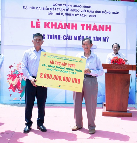 Phân Bón Cà Mau tài trợ công trình cầu Miễu Bà tại Đồng Tháp - Ảnh 3. Phân bón Cà Mau tài trợ xây cầu Miễu Bà tại Đồng Tháp - Ảnh 3.