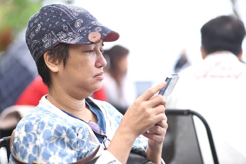 Nhà mạng và những 'món nợ' với người dùng - Ảnh 1. Nhà mạng và những 'món nợ' với người dùng - Ảnh 1.