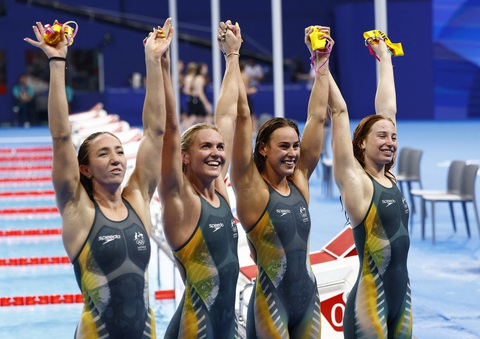 Đội bơi Mỹ liên tiếp bại trận ở Olympic Paris 2024- Ảnh 3. 4 cô gái đội bơi tiếp sức 4 x 200m tự do Úc - Ảnh: REUTERS