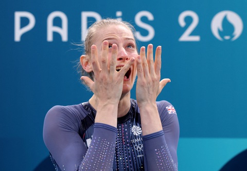 Bryony Page giành huy chương vàng Olympic đầu tiên trong sự nghiệp - Ảnh: REUTERS Olympic 2024 ngày 2-8: Mỹ 'trắng tay', Trung Quốc xây chắc ngôi đầu- Ảnh 9.