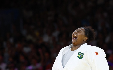 Beatriz Souza mang về huy chương vàng đầu tiên cho Brazil ở Olympic 2024 - Ảnh: REUTERS Olympic 2024 ngày 2-8: Mỹ 'trắng tay', Trung Quốc xây chắc ngôi đầu- Ảnh 7.